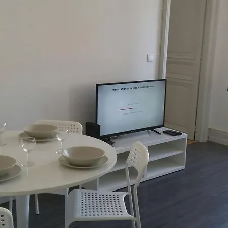 Apartment F3 Lumineux & Cosy Au Centre De *